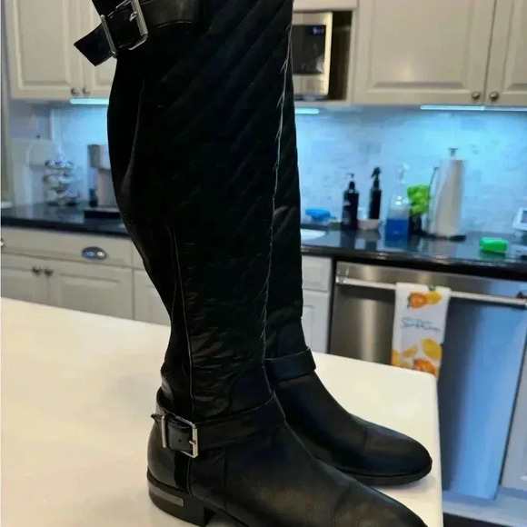 Vince Camuto women’s black quilted leather riding boots size 7 - Picture 3 of 14